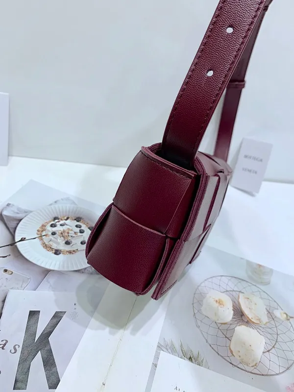 All categories 💚 Authentic bags 💚 BV 2025 new BV crossbody bag